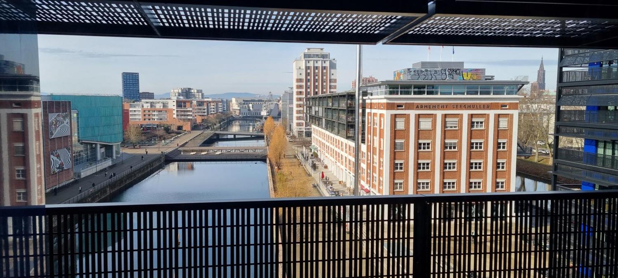 Bel Appartement Contemporain Avec Terrasse Climatisation Et Parking Payant En Option Estrasburgo Exterior foto